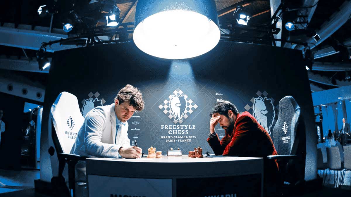 Freestyle Chess Grand Slam Paris 2025 : Carlsen s'impose avec la manière 1 Carlsen affronte Nakamura au Freestyle Chess Grand Slam Paris 2025