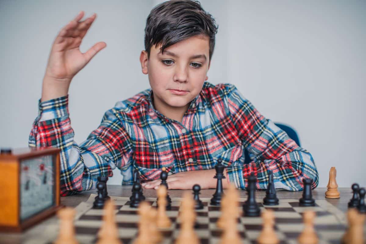 Bullet, Blitz ou Rapide : quelle cadence choisir pour booster votre niveau tactique ? 2 Cadence aux jeux d'échecs - Jeune joueur